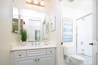 12975 Agustin Pl, Unit 130 in Los Angeles, CA - Building Photo - Building Photo