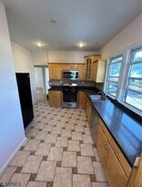 466 Cortlandt St in Belleville, NJ - Building Photo