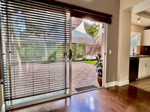 28556 Rancho-Laguna in Laguna Niguel, CA - Foto de edificio - Building Photo