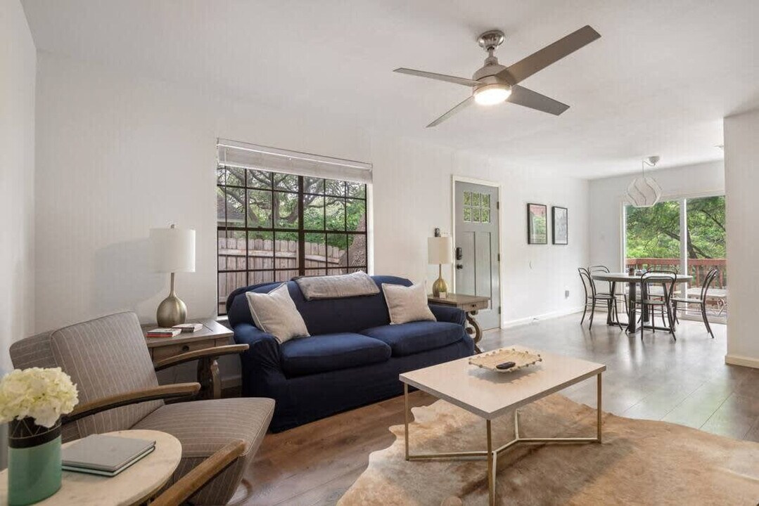 802 Ramble Ln in Austin, TX - Building Photo