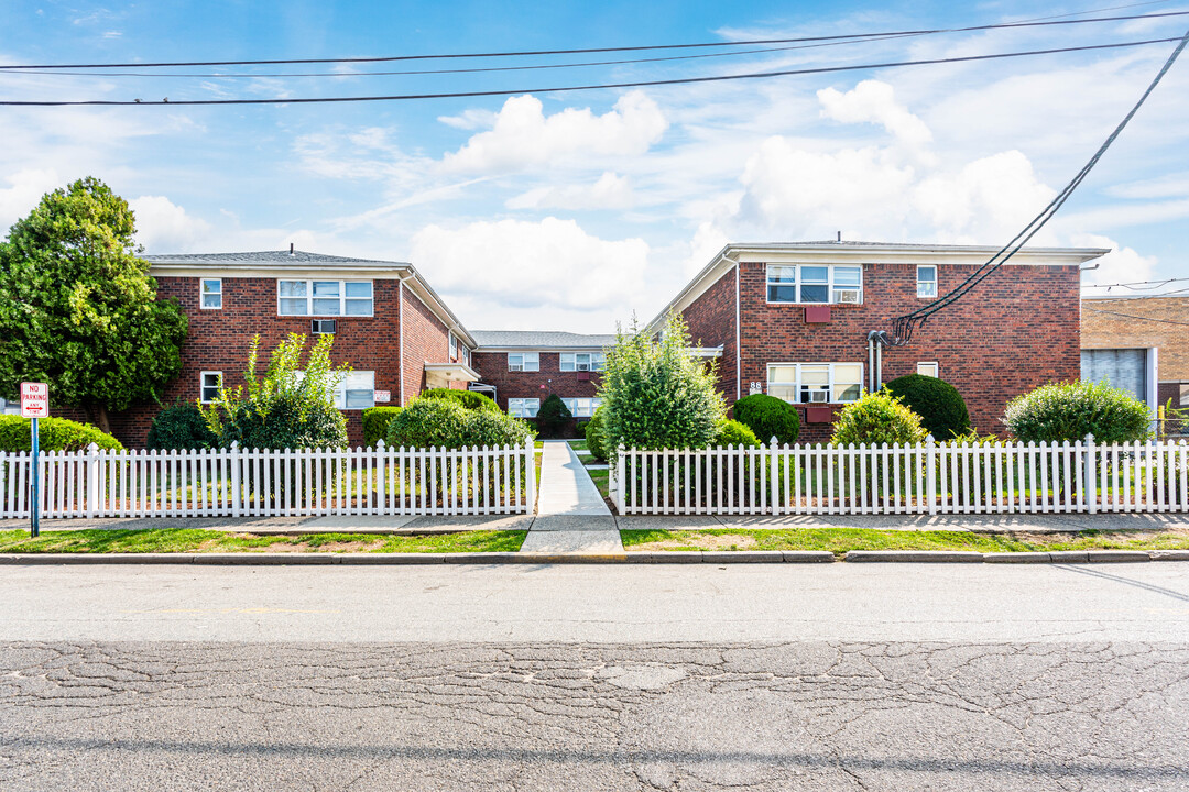 88 McKinley St in Hackensack, NJ - Building Photo