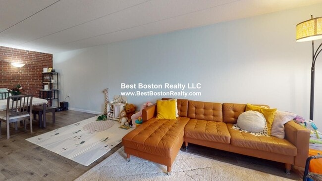 65 Webster St in Weymouth, MA - Building Photo - Building Photo
