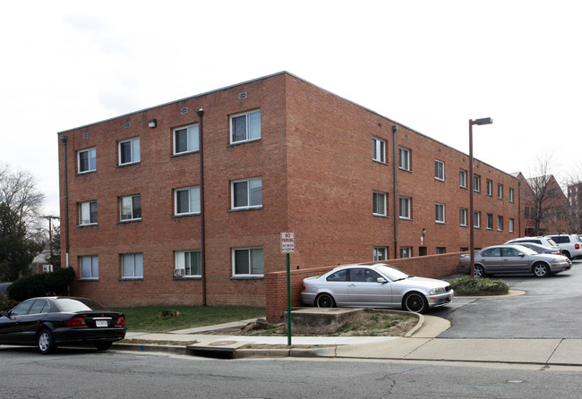 ARLANDRIA CHIRILAGUA HOUSE in Alexandria, VA - Building Photo - Building Photo