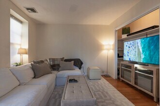 5 Grove St, Unit 5 in Boston, MA - Building Photo - Building Photo