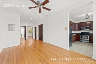 3238 W Berteau Ave in Chicago, IL - Building Photo - Building Photo