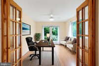 6928 Winterberry Ln in Bethesda, MD - Foto de edificio - Building Photo