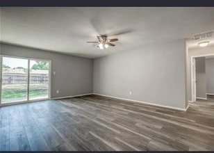 5717 Macrae St in Haltom City, TX - Building Photo - Building Photo