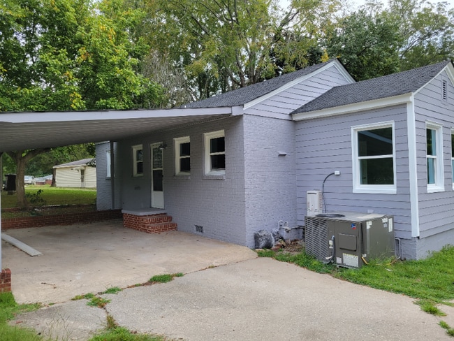 812 Pauline St in Newberry, SC - Foto de edificio - Building Photo