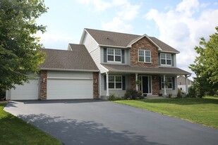 16513 Dodd Ln in Lakeville, MN - Building Photo