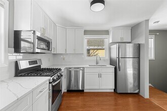 11 Miller St in Glen Cove, NY - Building Photo - Building Photo