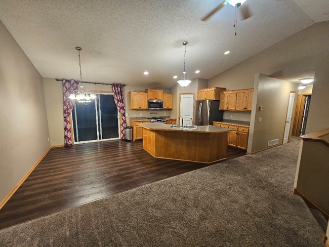 property at 850 10th Ave NE