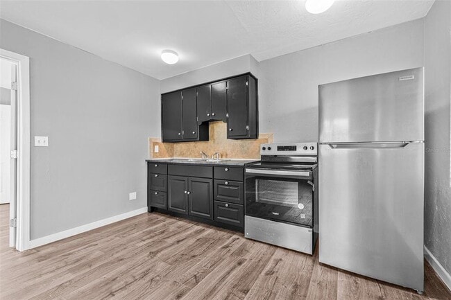 30 Lynn Way in Madeira Beach, FL - Building Photo - Building Photo