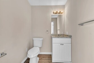 6913 Voltaire Dr in Orlando, FL - Building Photo - Building Photo