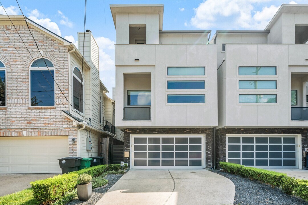 316 Birdsall St in Houston, TX - Building Photo