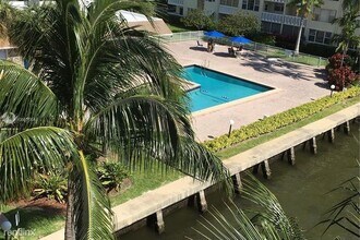 1889 S Ocean Dr in Hallandale Beach, FL - Building Photo - Building Photo