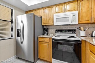 8445 Charter Club Cir in Ft. Myers, FL - Building Photo - Building Photo