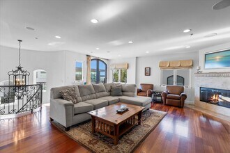 3101 Vista Dr in Manhattan Beach, CA - Foto de edificio - Building Photo