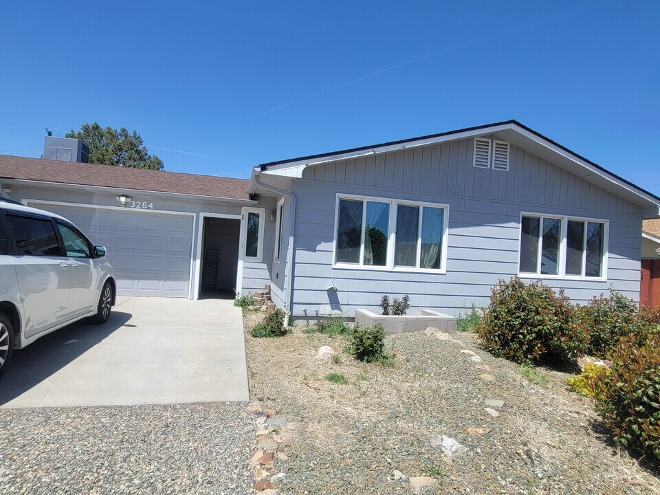 3264 N Corrine Dr in Prescott Valley, AZ - Building Photo