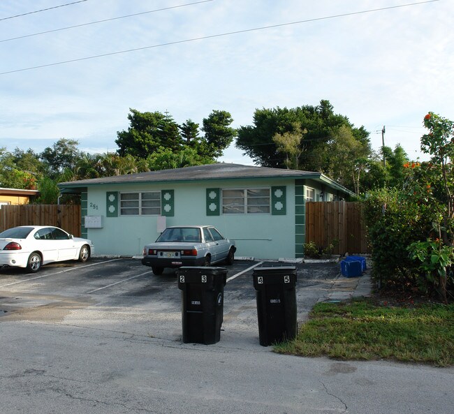 251 SE 23rd St in Fort Lauderdale, FL - Building Photo - Building Photo