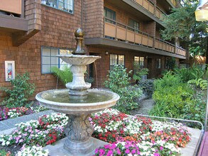 Ashland Garden Apartments in San Lorenzo, CA - Foto de edificio - Building Photo