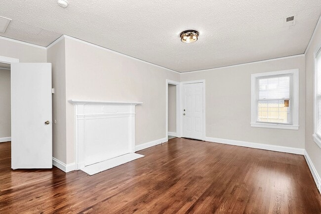 1216 Skyview Rd in Charlotte, NC - Foto de edificio - Building Photo