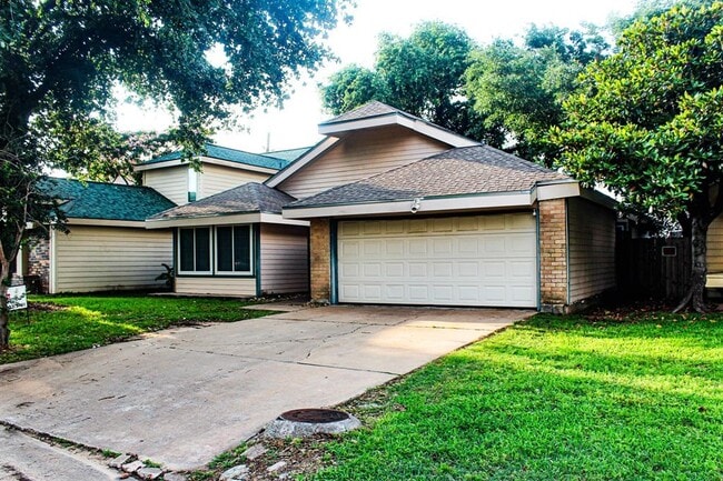 19734 Lake Hollow Ln in Houston, TX - Building Photo - Building Photo
