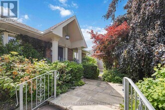 11 Duval Dr in Toronto, ON - Building Photo - Building Photo