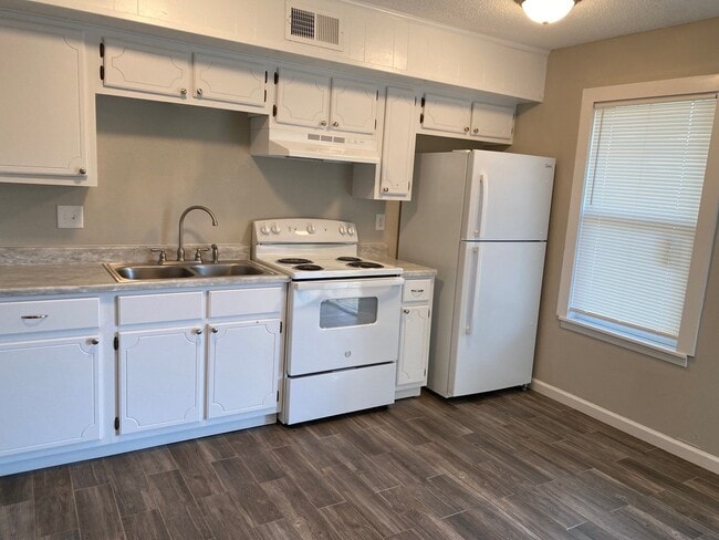 961 Old Hickory Blvd in Jackson, TN - Building Photo - Building Photo