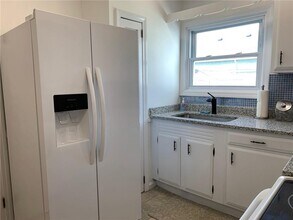 40 E Bowery St in Newport, RI - Building Photo - Building Photo