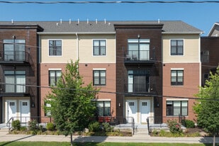 Gateway at Belknap in Grand Rapids, MI - Building Photo