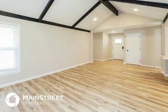 8702 Linda Ln in Pleasant Valley, MO - Building Photo - Building Photo