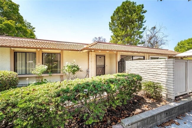 3093 Via Serena N, Unit B in Laguna Hills, CA - Building Photo - Building Photo