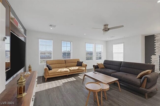 property at 805 N Water St