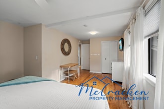 430 Monte Vista Dr in Ashland, OR - Building Photo - Building Photo