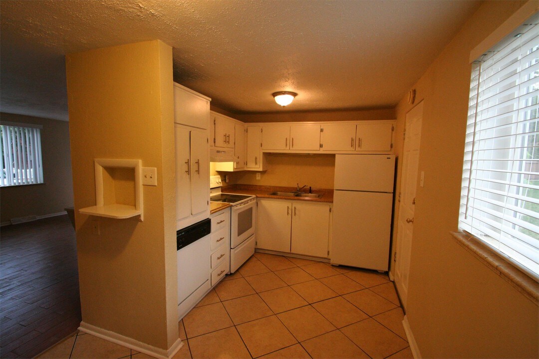 675 Miller Ct-Unit -675 in Denver, CO - Building Photo
