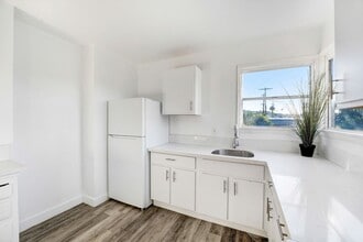 2529 Hauser Blvd in Los Angeles, CA - Building Photo - Building Photo