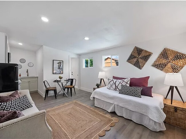 5700 State Ave in Sacramento, CA - Building Photo - Building Photo