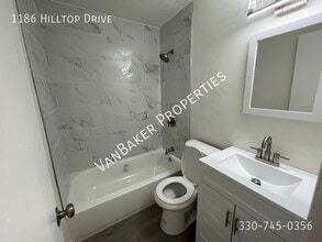 1186 Hilltop Dr in Akron, OH - Building Photo - Building Photo