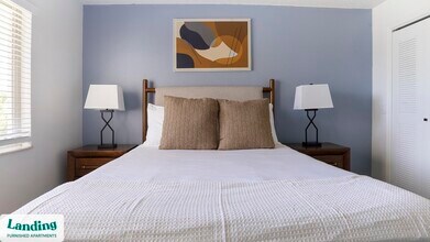 1000 Marlin Lakes Cir, Unit 124 in Sarasota, FL - Building Photo - Building Photo