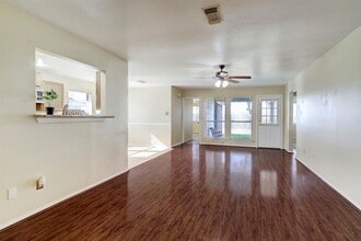 8203 Eastpoint Blvd in Baytown, TX - Building Photo - Building Photo