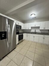 1605 E Maple Ave in Tampa, FL - Building Photo - Building Photo