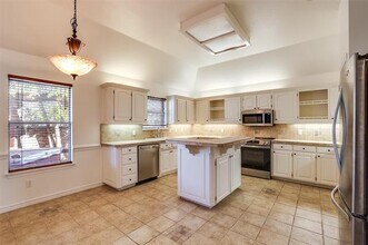 5901 River Bend Dr in Benbrook, TX - Building Photo - Building Photo