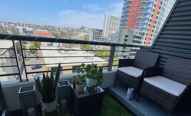 425 W Beech St, Unit 956 in San Diego, CA - Building Photo - Building Photo