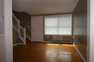 200 Post Rd in Warwick, RI - Foto de edificio - Building Photo