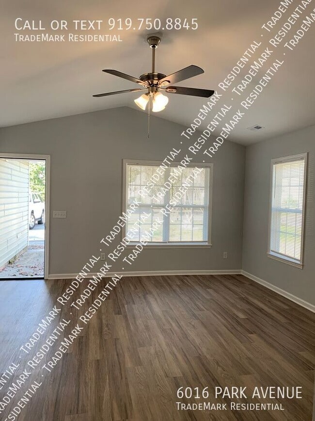 6016 Park Ave in Wilmington, NC - Foto de edificio - Building Photo