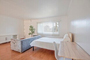 5845 Interceptor St in Los Angeles, CA - Building Photo