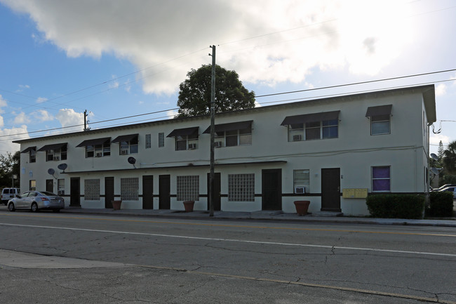 700 Tamarind Ave in West Palm Beach, FL - Foto de edificio - Building Photo