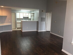 2210 Grand Cayman Ct in Kissimmee, FL - Building Photo - Building Photo