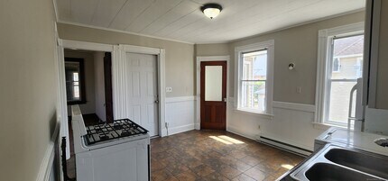 786 Highland Ave in Waterbury, CT - Building Photo - Building Photo