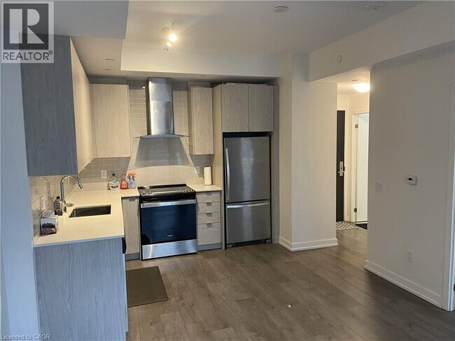 55 Duke St W in Kitchener, ON - Building Photo - Building Photo